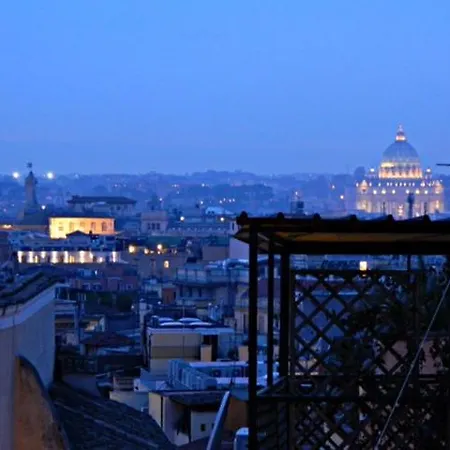 Apartment Panoramic Quirinale Garden *